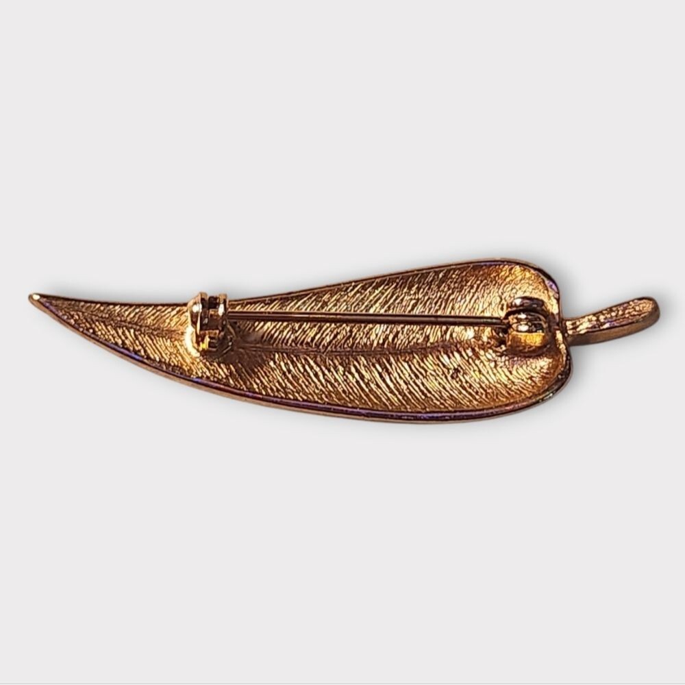 Vintage Leaf Goldtone and Rhinestone Brooch - Picture 4 of 5